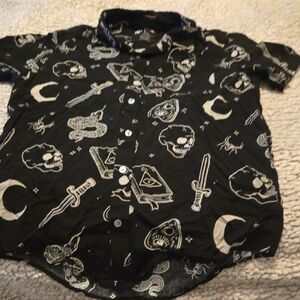 Men's Hot Topic Button Up Shurt